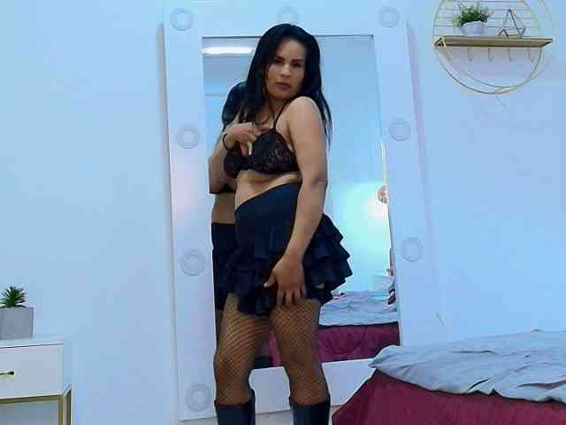 MilfSharoon webcam