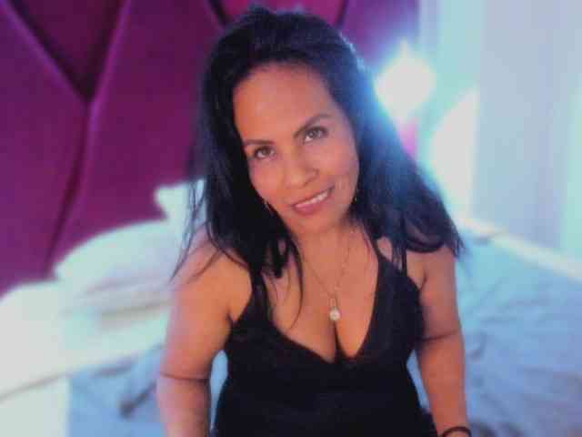 MilfSharoon webcam