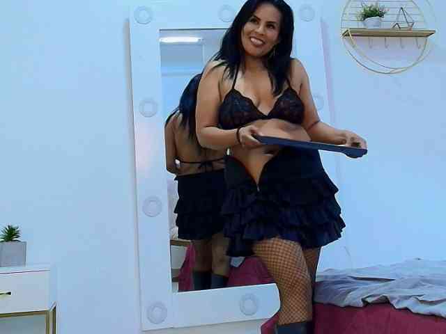 MilfSharoon webcam