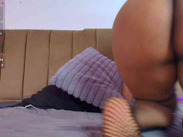 MilfSharoon webcam