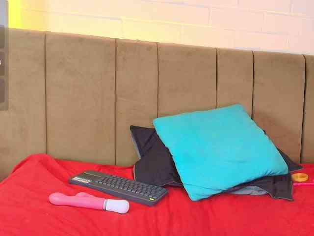 MilfSharoon webcam
