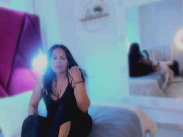 MilfSharoon webcam