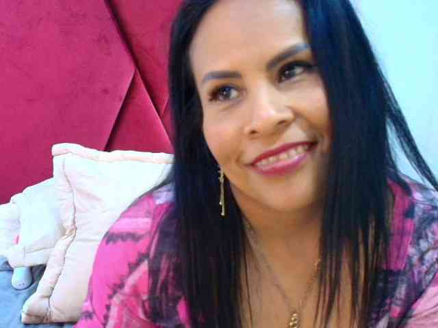 MilfSharoon webcam