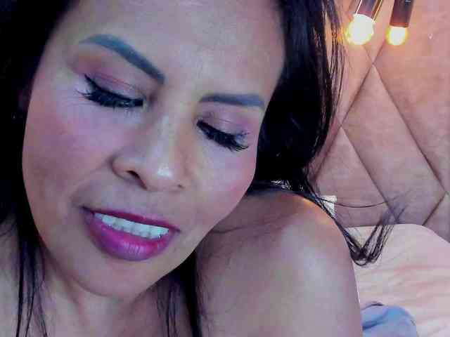 MilfSharoon webcam