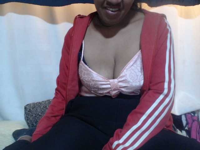 le modèle Anishey est en webcam porno dans un show sur le site bongacams, il possède les tags suivants: Ebony,Brunette,Shaved