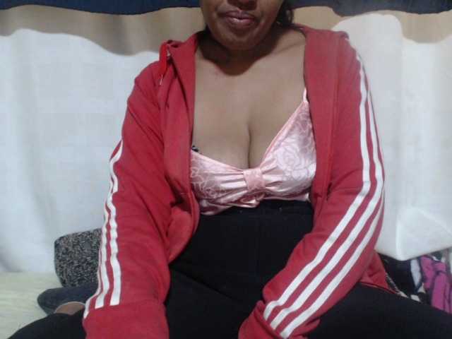 Anishey live cam on BongaCams