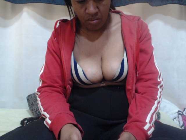 Anishey live cam on BongaCams