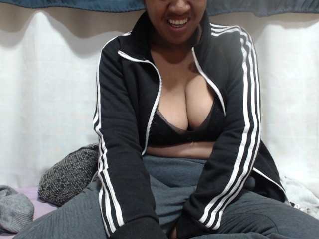 Anishey live cam on BongaCams