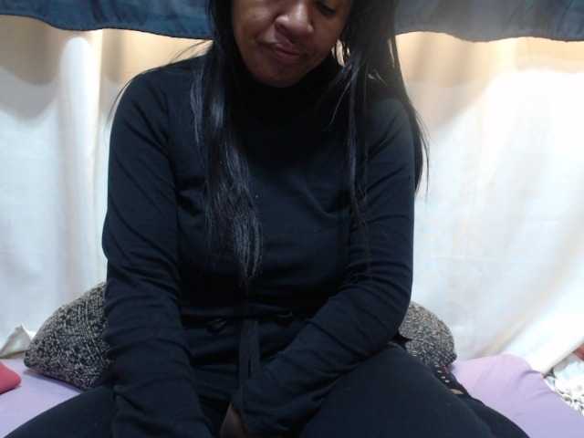 Anishey live cam on BongaCams