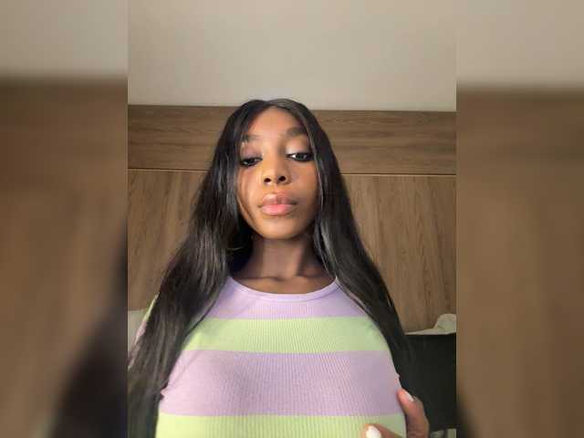 Anaisbeily live cam on BongaCams