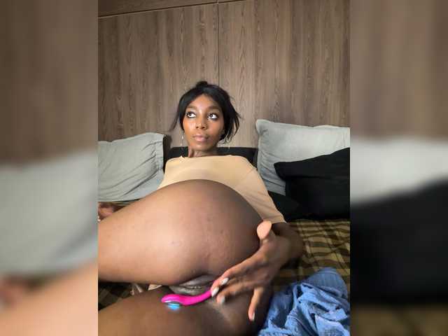 Anaisbeily live cam on BongaCams