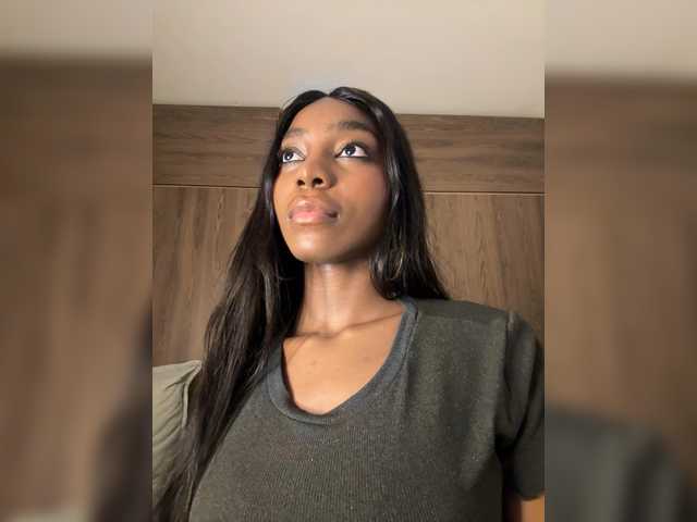 Anaisbeily live cam on BongaCams