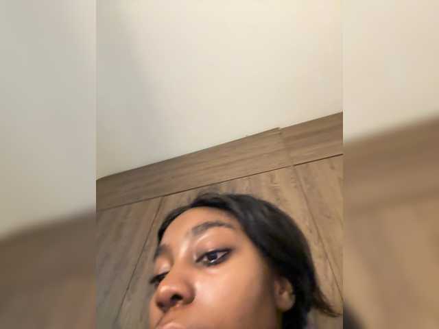 Anaisbeily live cam on BongaCams