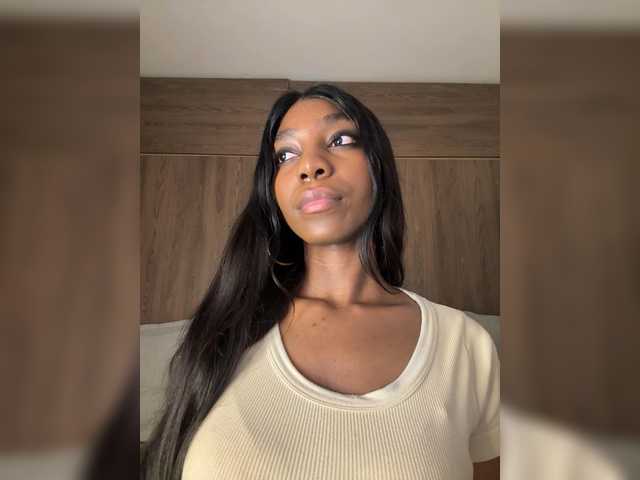 Anaisbeily live cam on BongaCams