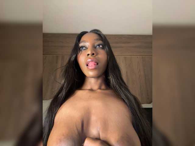 Anaisbeily live cam on BongaCams