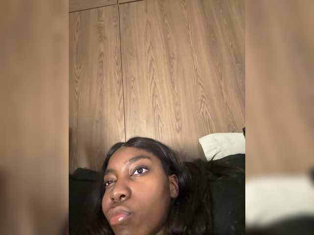 Anaisbeily live cam on BongaCams