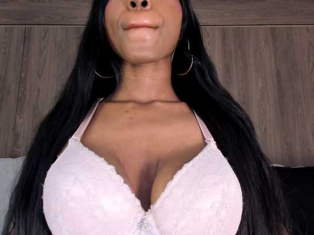 Anaisbeily live cam on BongaCams