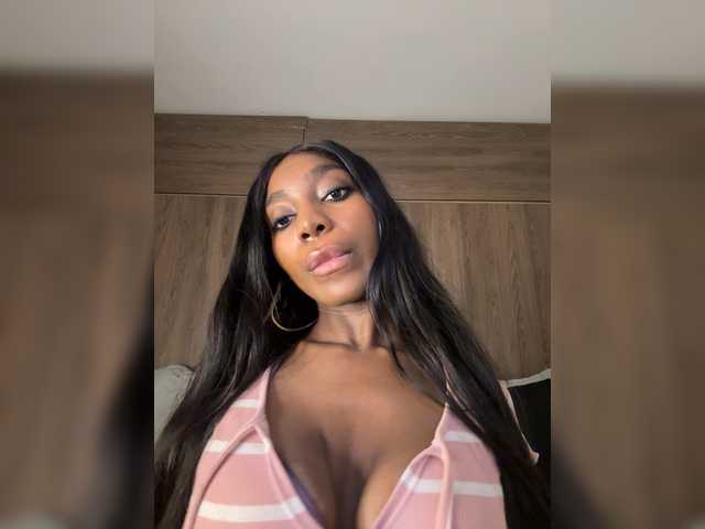 Anaisbeily live cam on BongaCams