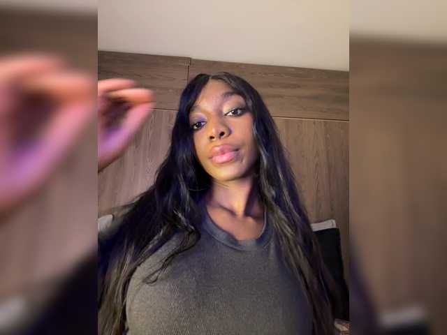 Anaisbeily's BongaCams show and profile