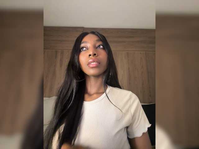 Anaisbeily live cam on BongaCams