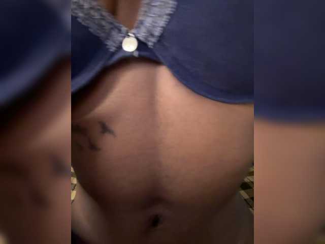 Anaisbeily live cam on BongaCams