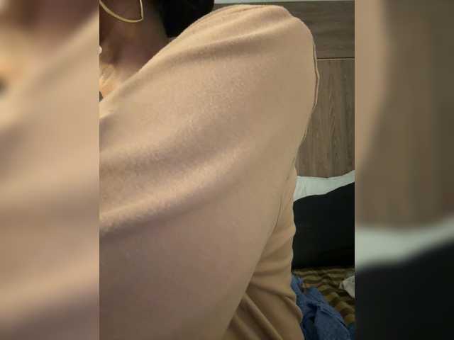 Anaisbeily live cam on BongaCams