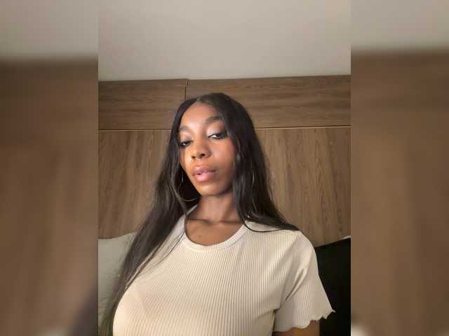 Anaisbeily live cam on BongaCams