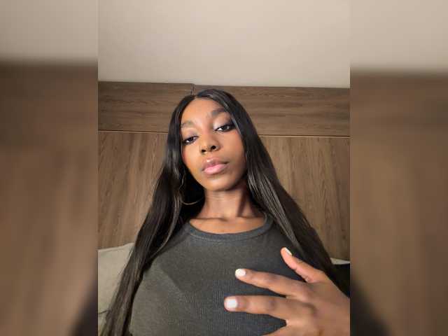 Anaisbeily live cam on BongaCams