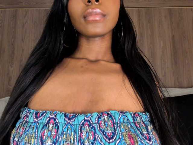 Anaisbeily, live now on BongaCams