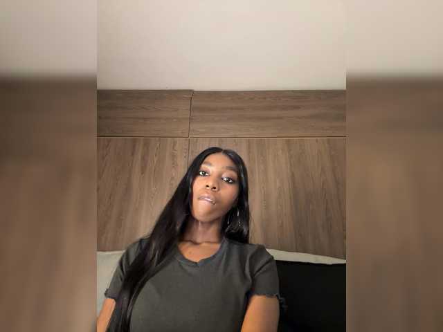 Anaisbeily live cam on BongaCams