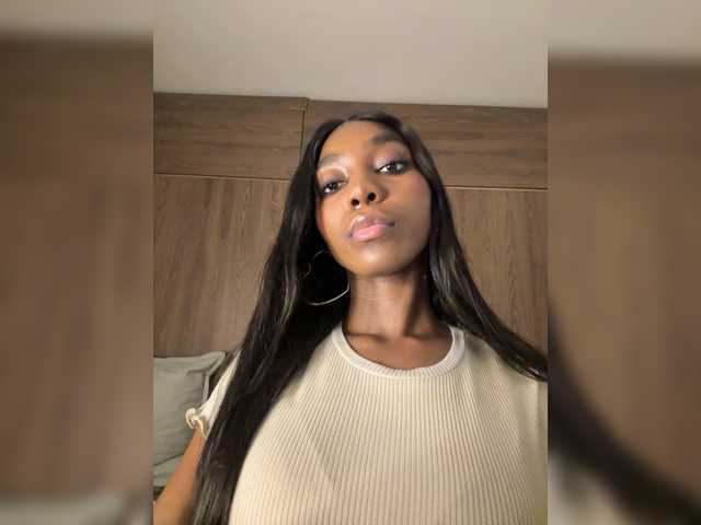 Anaisbeily live cam on BongaCams