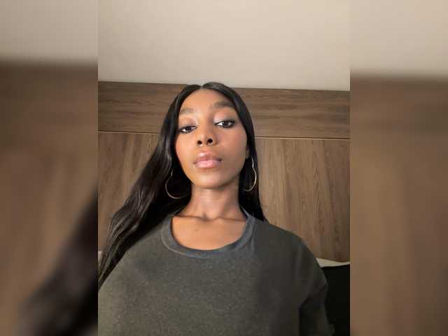 Anaisbeily live cam on BongaCams