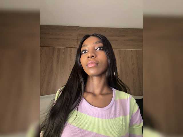 Anaisbeily live cam on BongaCams