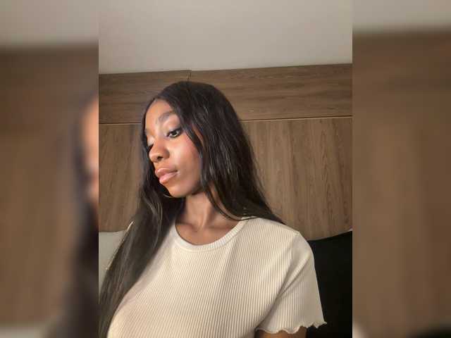 Anaisbeily live cam on BongaCams