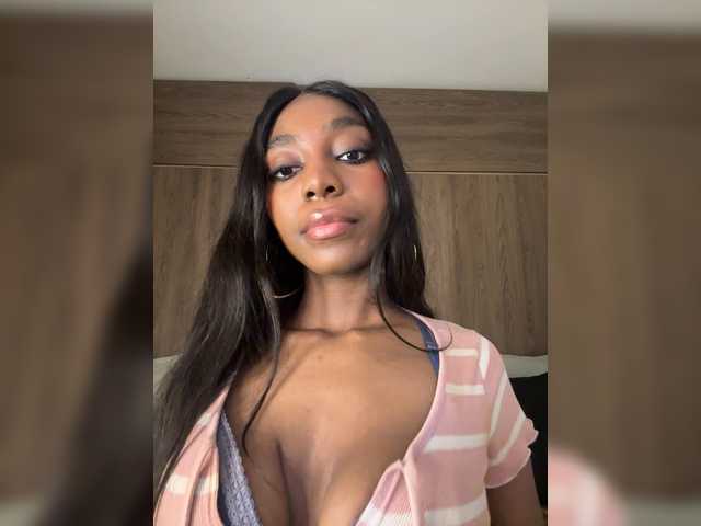 Anaisbeily live cam on BongaCams