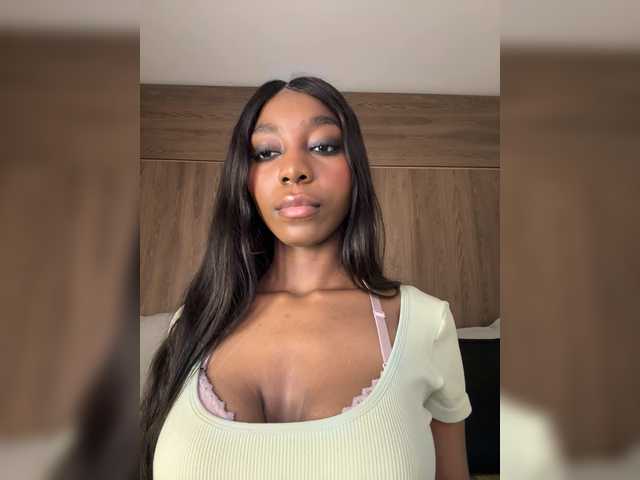 Anaisbeily live cam on BongaCams