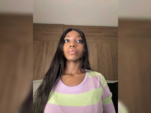 Anaisbeily live cam on BongaCams