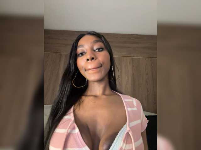 Anaisbeily live cam on BongaCams