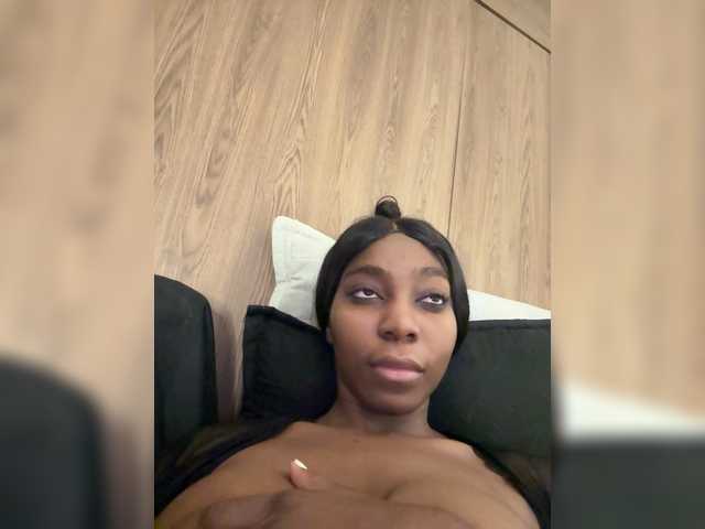 Anaisbeily live cam on BongaCams