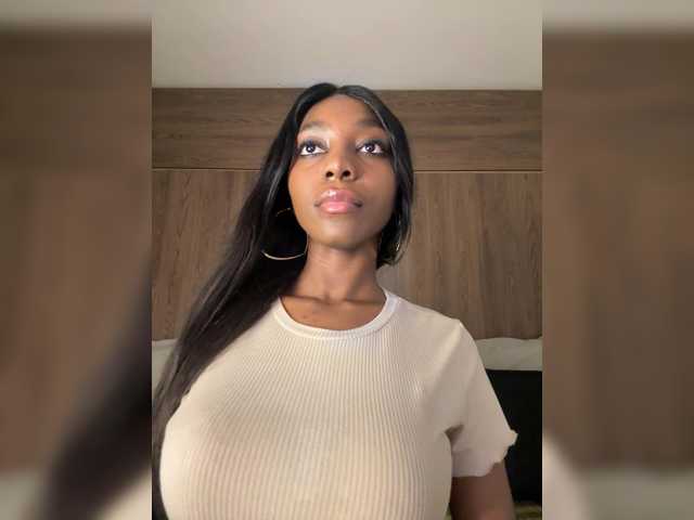 Anaisbeily live cam on BongaCams