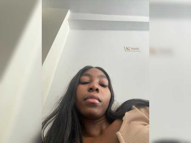 Anaisbeily live webcam show