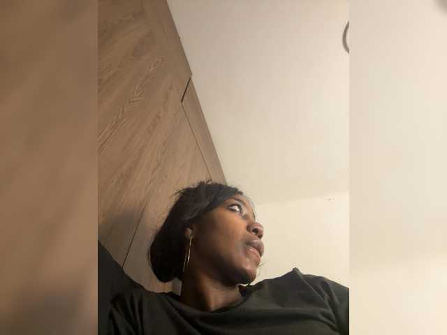 Anaisbeily live cam on BongaCams