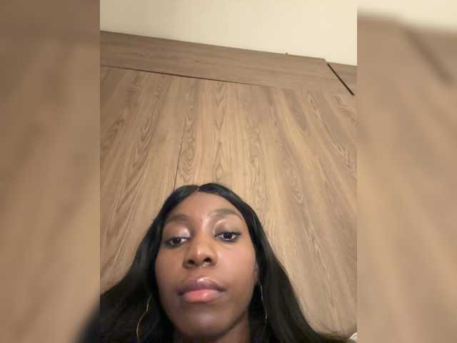 Anaisbeily live cam