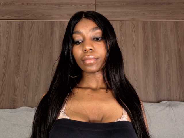 Anaisbeily live cam on BongaCams