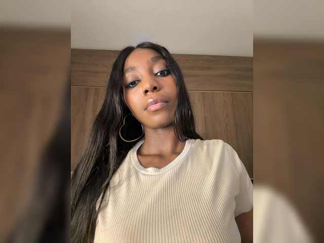 Anaisbeily live cam on BongaCams