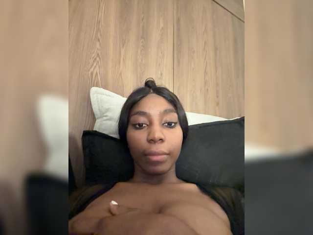 Anaisbeily live cam on BongaCams
