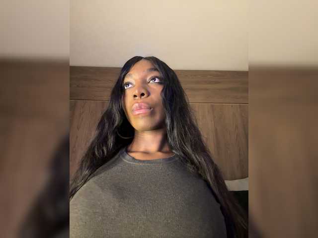 Chat with anayys live cam