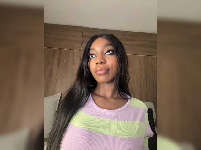 Anaisbeily live cam on BongaCams