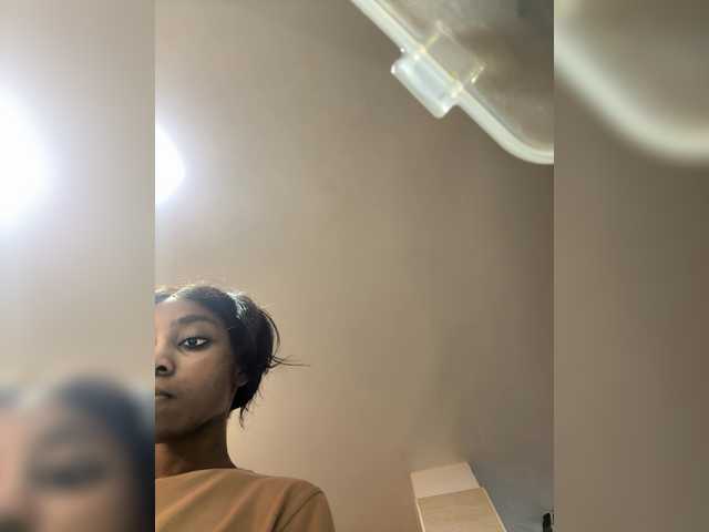 Anaisbeily live cam on BongaCams