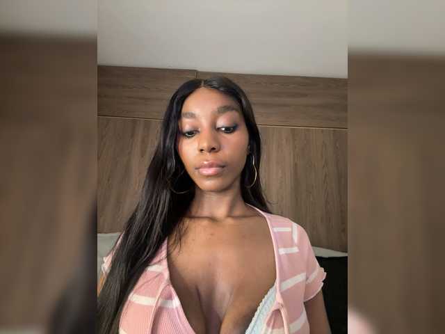 Anaisbeily live cam on BongaCams